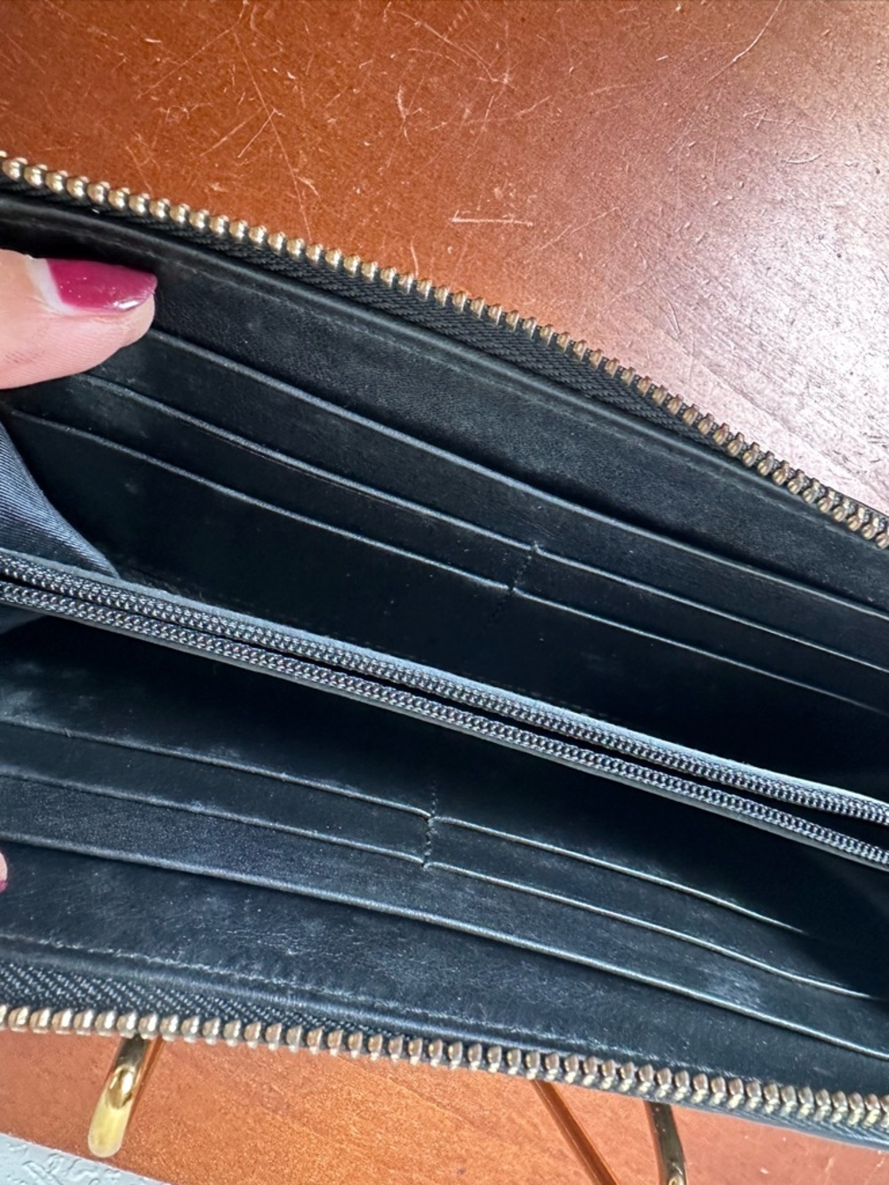 Gucci Guccissima Leather Zip Round Wallet - Picture 6 of 6